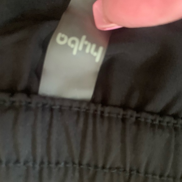 Reitmans ankle cropped pants black size Large excellent condition - Picture 2 of 3